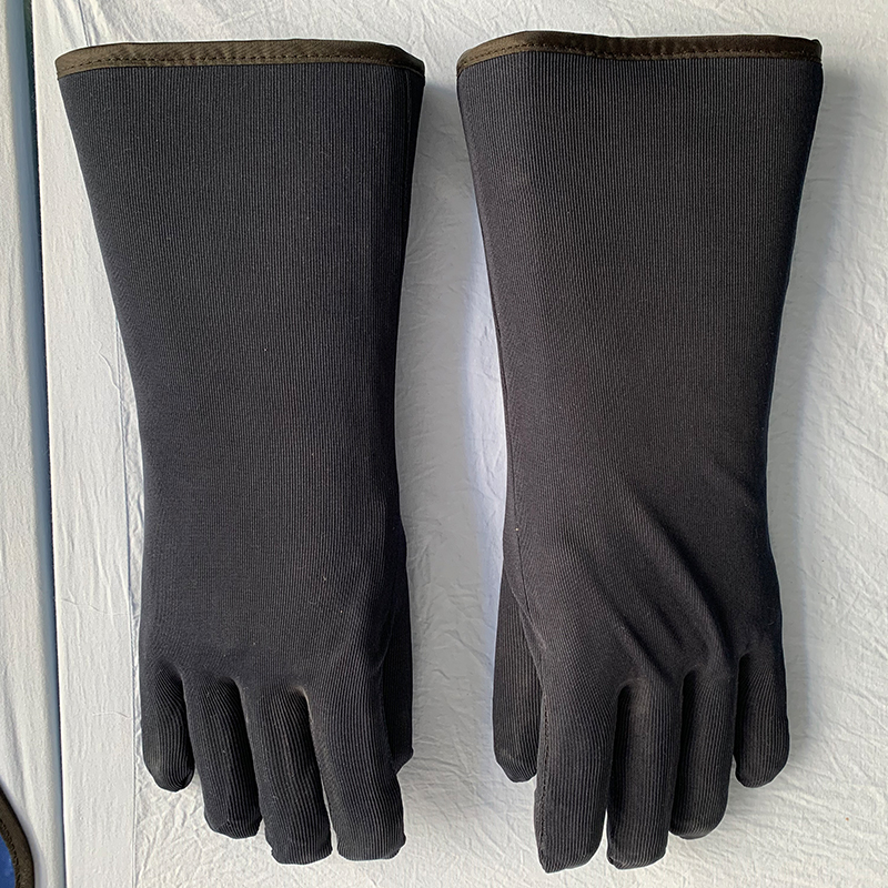Lead gloves